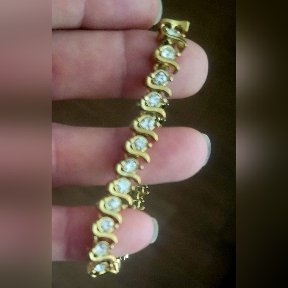 Stunning vintage gold Tennis bracelet with clear stones